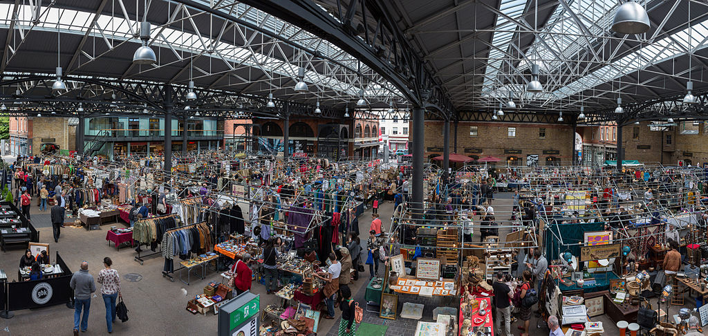 Old_Spitalfields_Market_Panorama,_London,_UK_-_Diliff.jpg